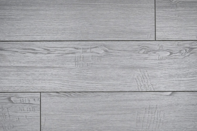 Замковый ламинат 100% натуральный, состоит из осины и березы 50/50, толщина 8 мм., водостойкий (72 часа защиты от воды), 34 класс износостойкости/AC6, ударопрочный. Структура N натуральные поры